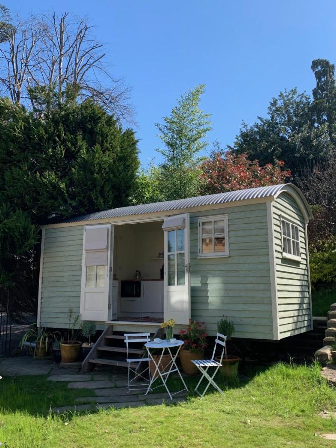 The City Hut Bath Exterior foto